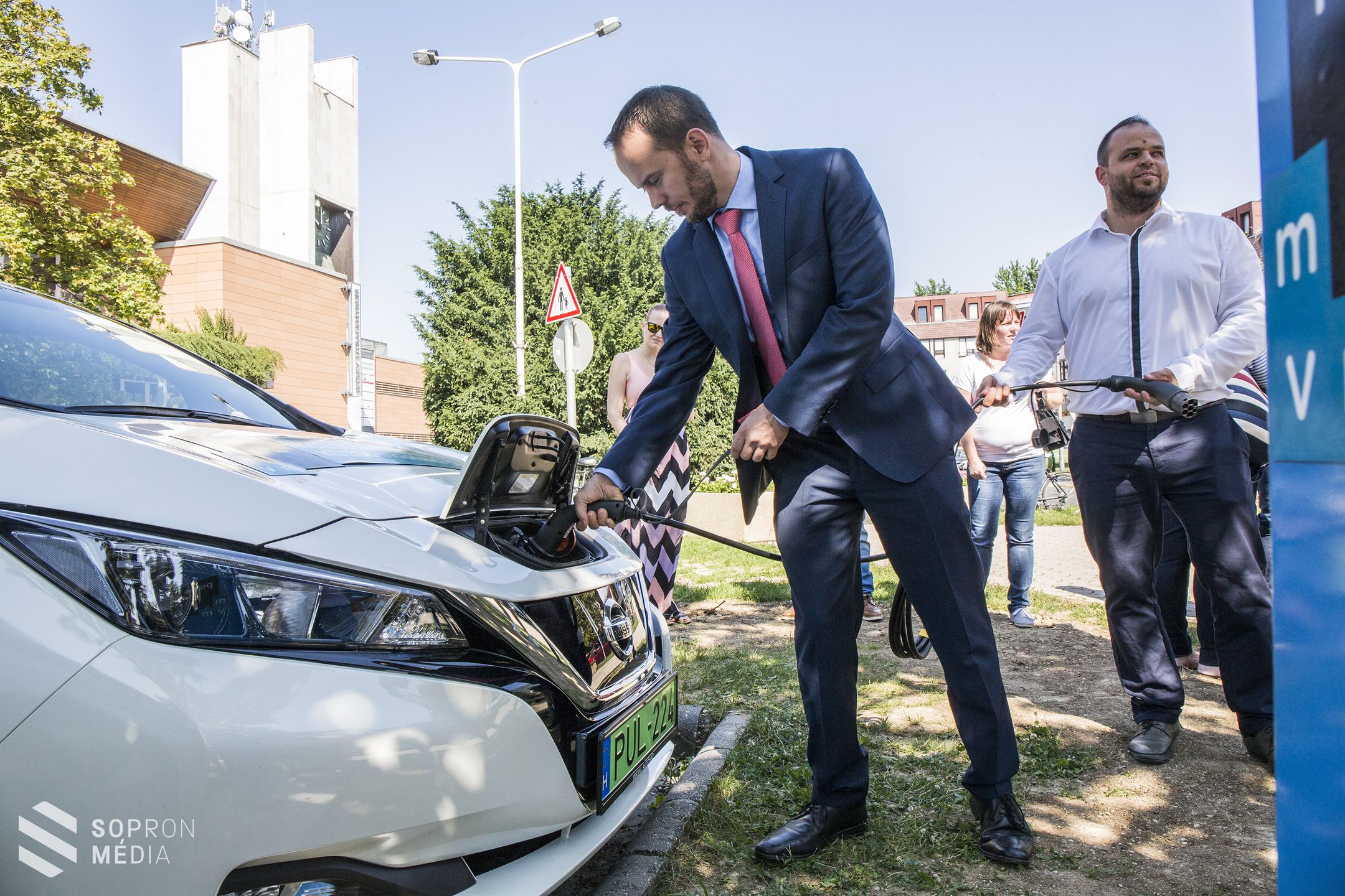 Két új elektromos töltőállomást létesített Sopronban az Önkormányzat és az MVM
