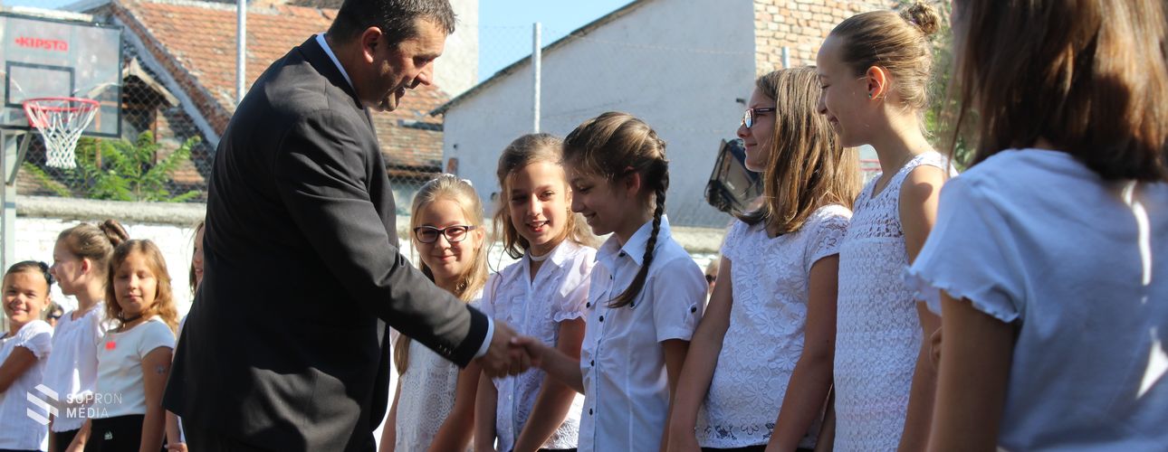 Tanévzárók az általános iskolákban - Kezdődik a nyári iskolai szünet