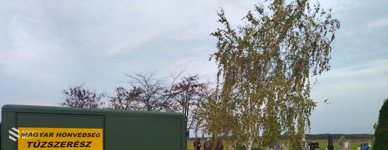 A csapodi köztemetőből kerültek elő második világháborús kézigránátok, gyalogsági lőszerek