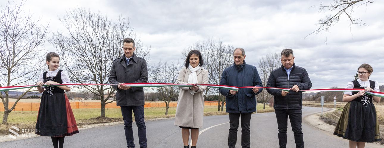 Átadták a megújult ágfalvi bekötőutat