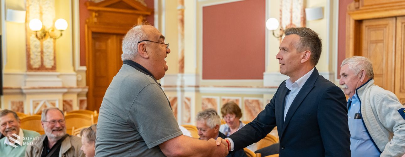 A határőrök 50. jubileumát ünnepelték a városházán