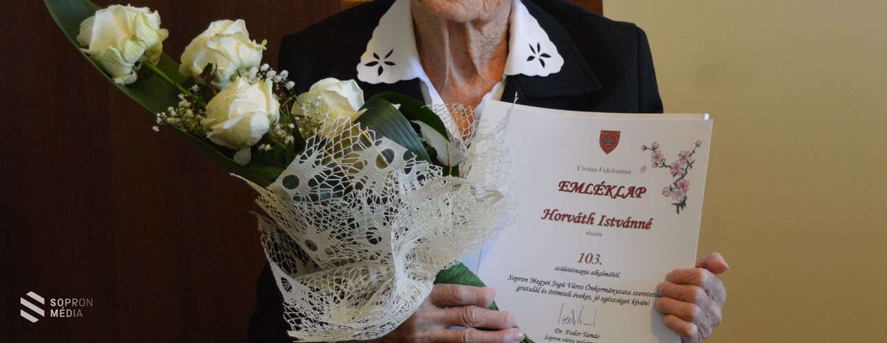 Isten éltesse Juliska néni! 