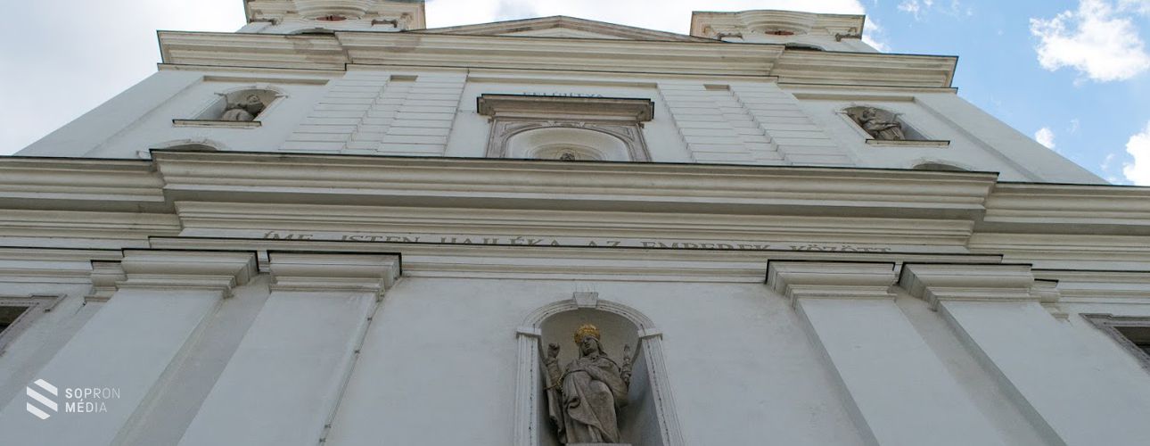 Pilinszky János emlékest a soproni Domonkos templomban. 