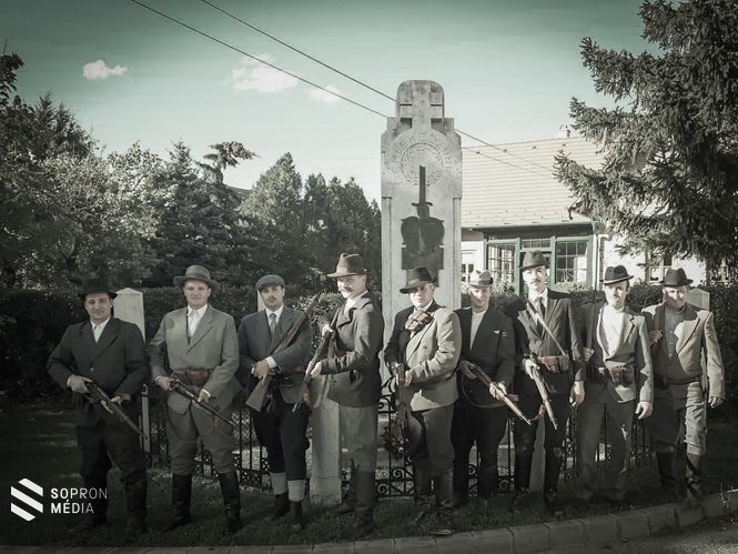 Pillanatkép a forgatás szünetében.