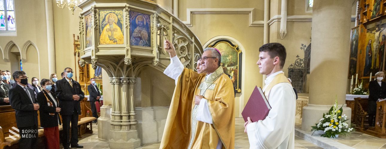 Továbbra is tarthatók szentmisék, de csak a hatósági kijárási korlátozásokkal összhangban