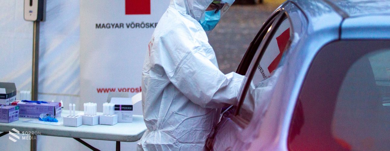 A Vöröskereszt is segít a koronavírus-szűrésekben