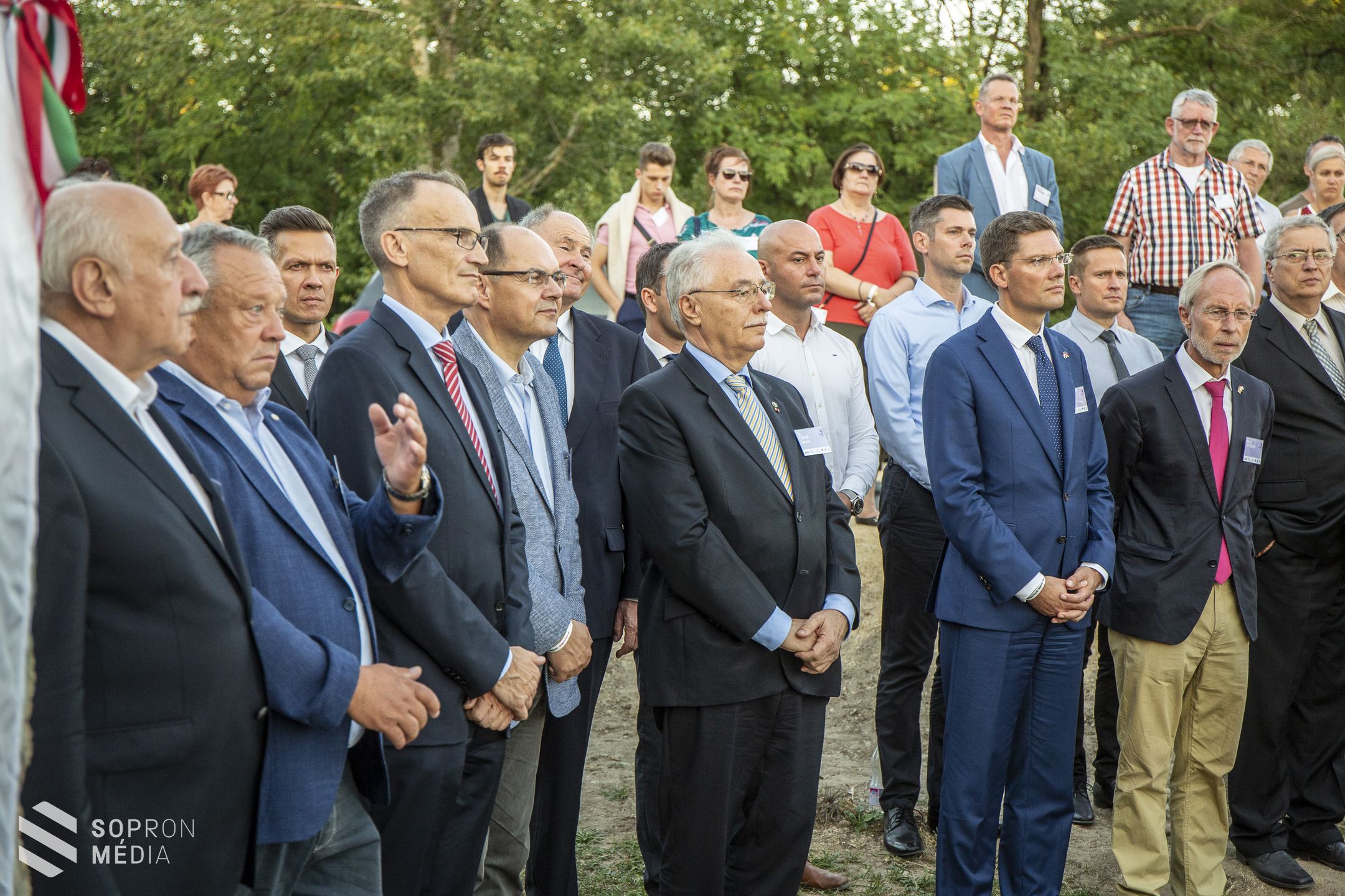 Felavatták a Berlini fal egy darabját