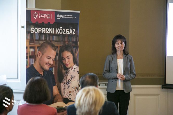 Dr. Széles Zsuzsanna a Lámfalussy Sándor Közgazdaságtudományi Kar dékánja