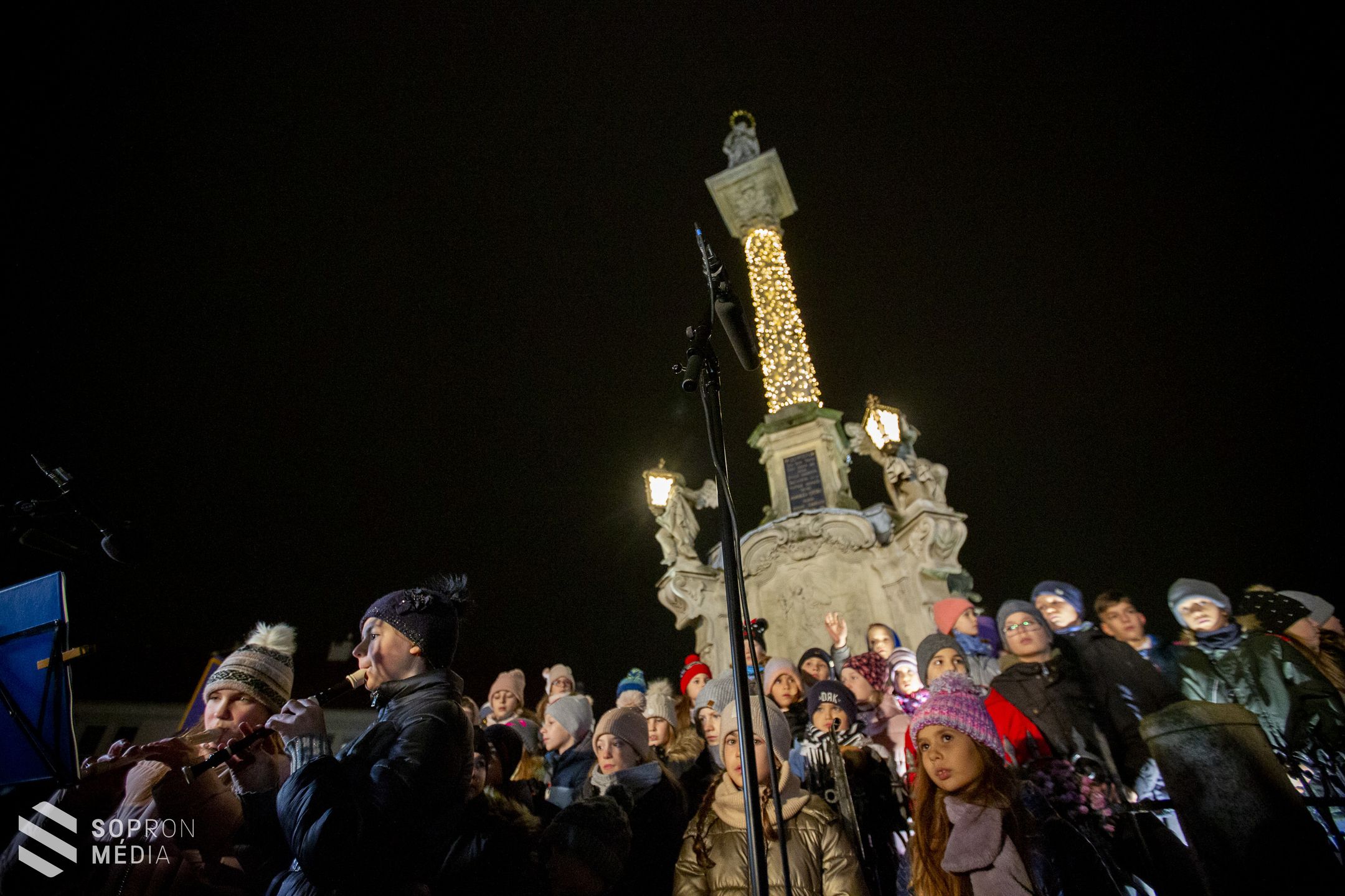 Meggyújtották a második adventi gyertyát