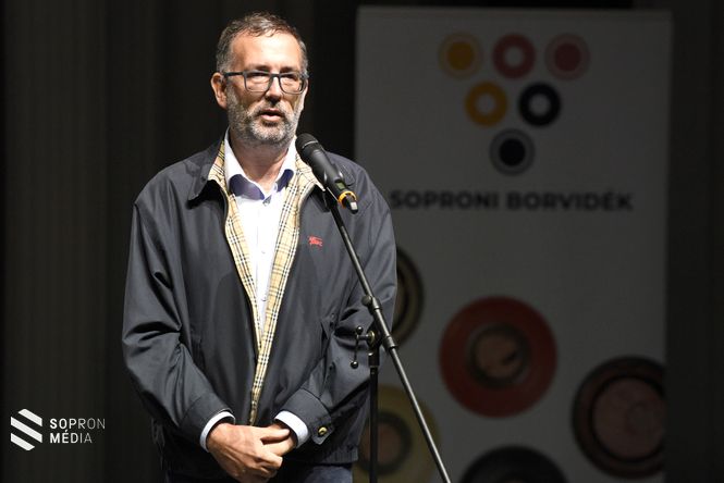 Molnár Ákos