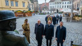 Csendes főhajtás és koszorúzás a hűség napja alkalmából