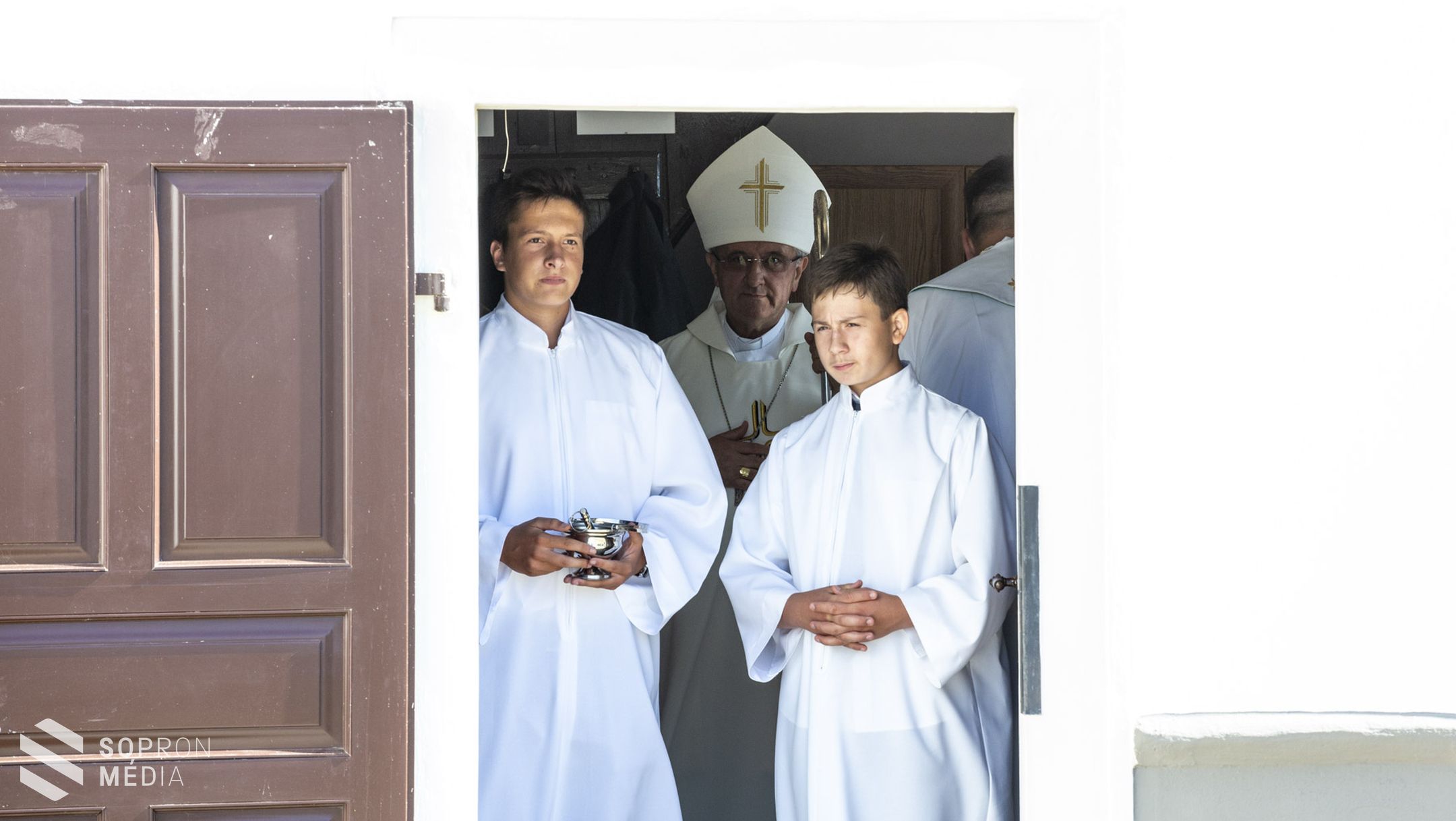 Főpásztori áldás a felújított gyalókai templomon - KÉPEKKEL!