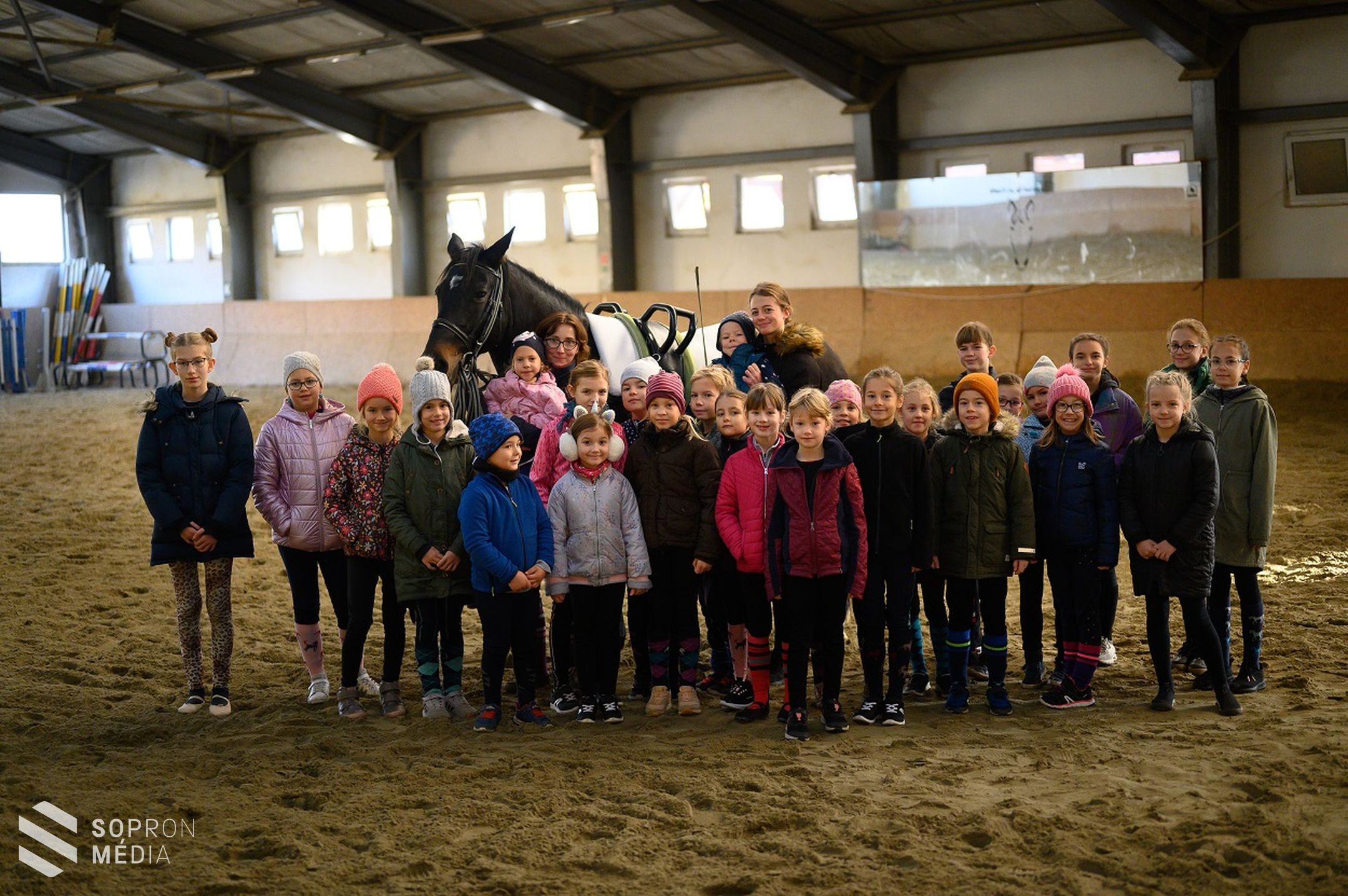 Látványos és különleges kapcsolatot igénylő sport a lovastorna