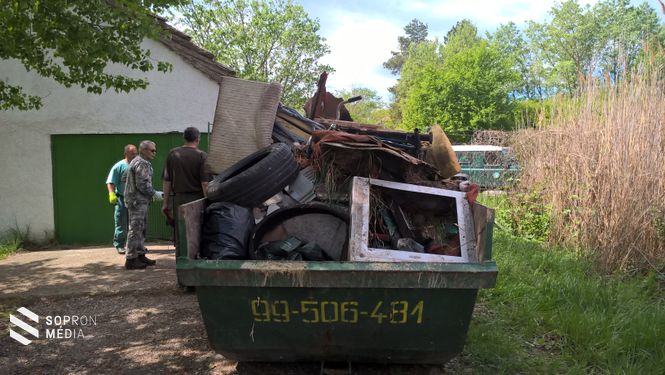 Idén itt egy négy köbméteres konténer telt meg szeméttel