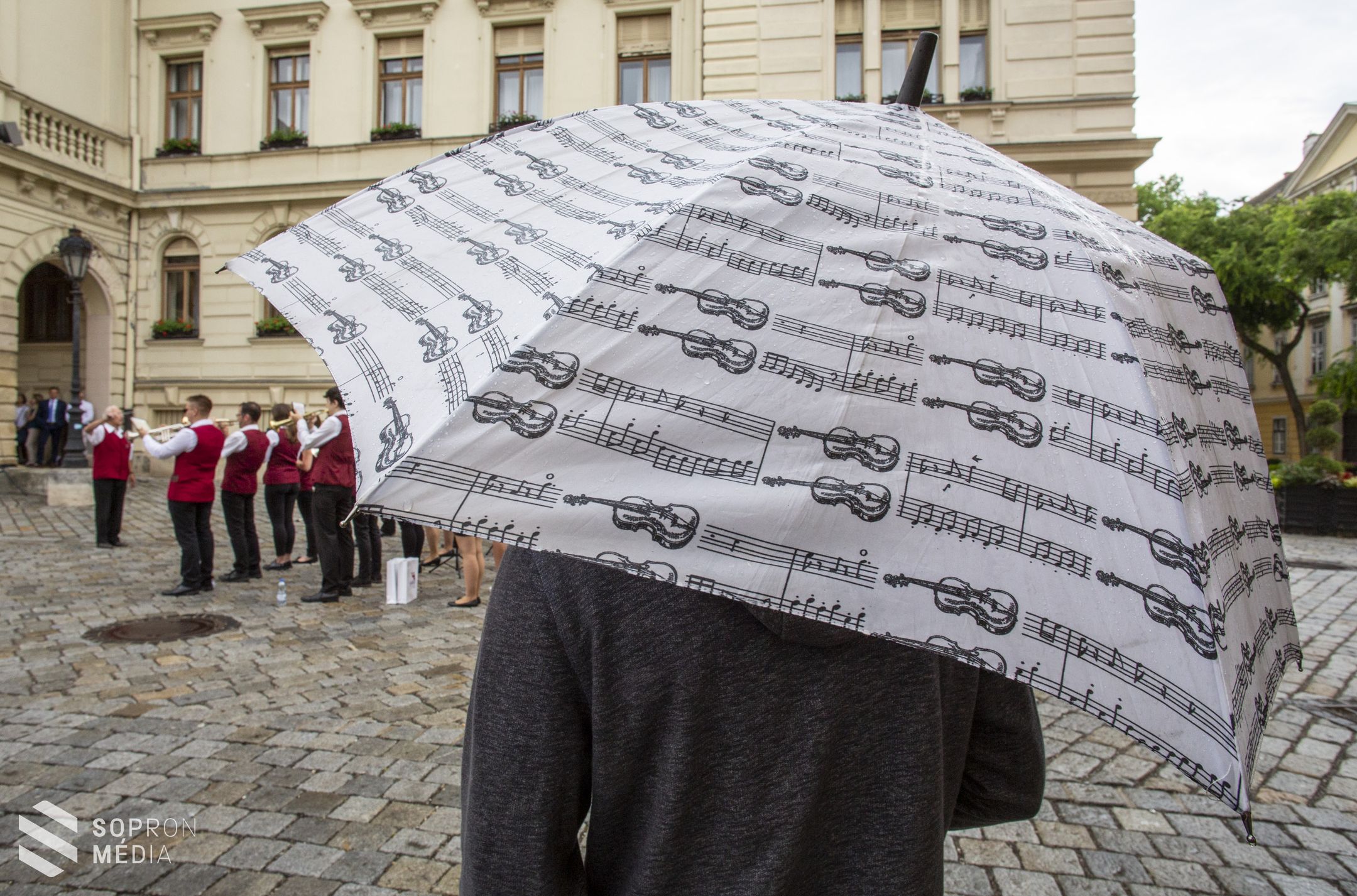 Fúvószene töltötte be Sopron utcáit