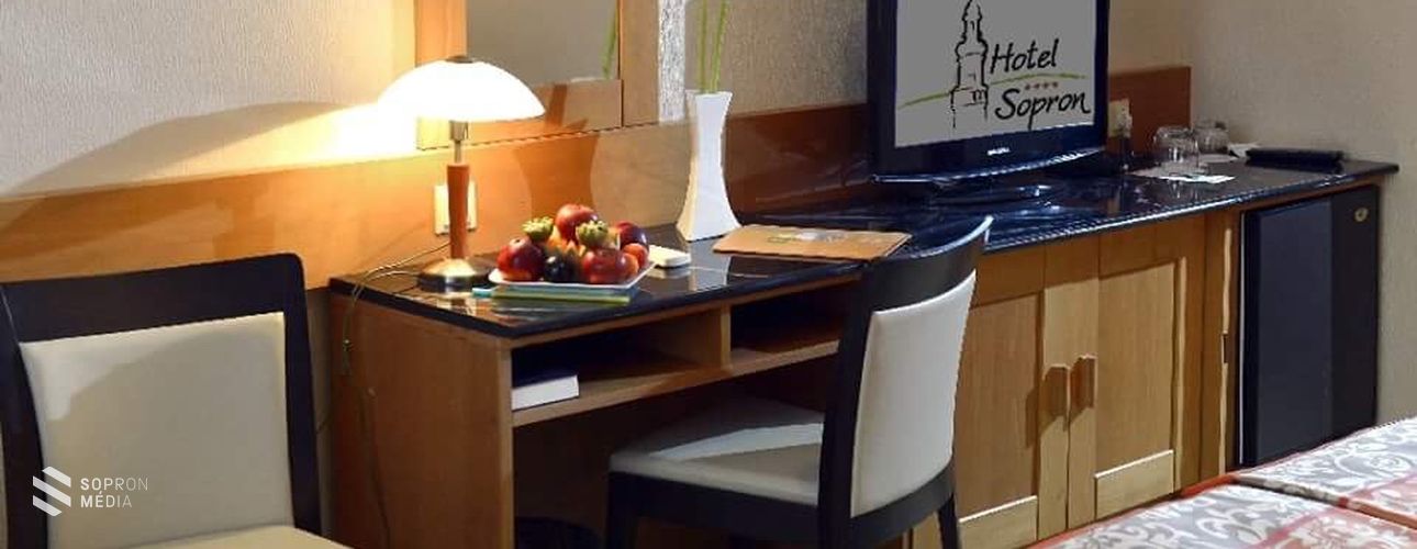 Adományokkal segíti az Alpokalja Szociális Központ működését a Hotel Sopron