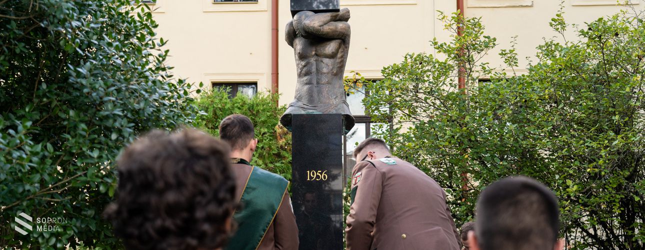 Vér nélkül, de nem áldozat nélkül zajlott a forradalom Sopronban