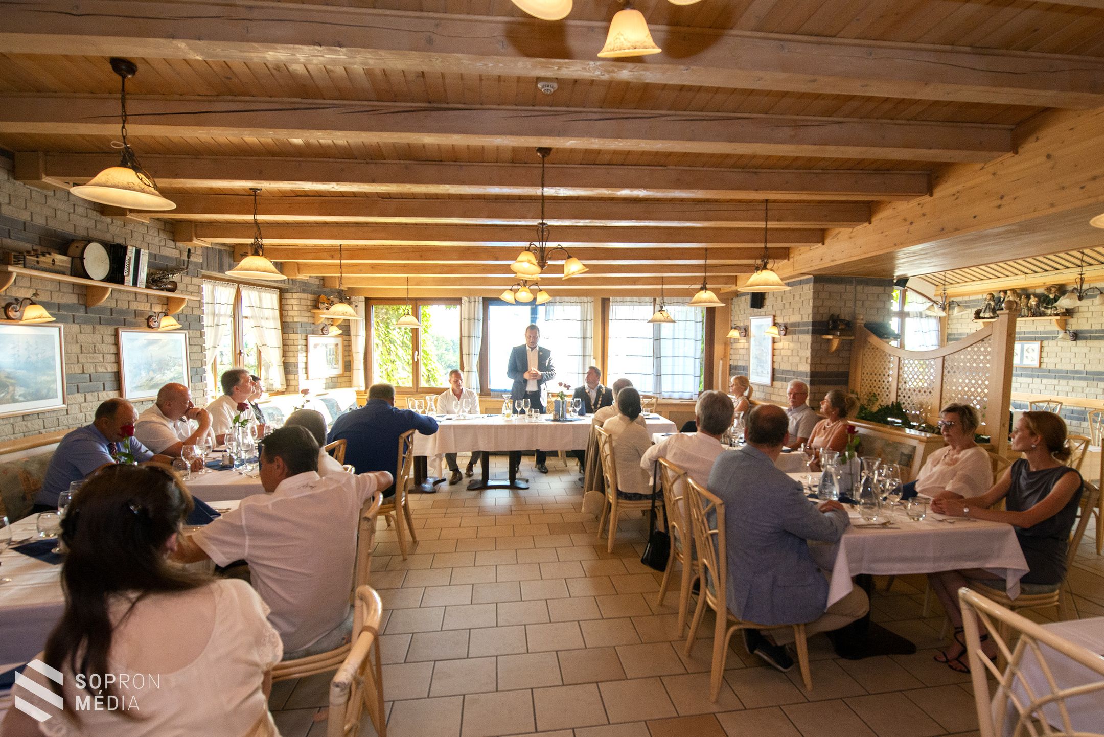 Új elnök a soproni Rotary klub élén