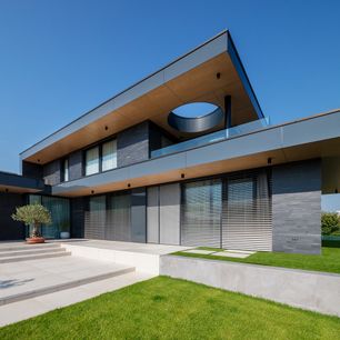 Internorm feketében Törökbálint