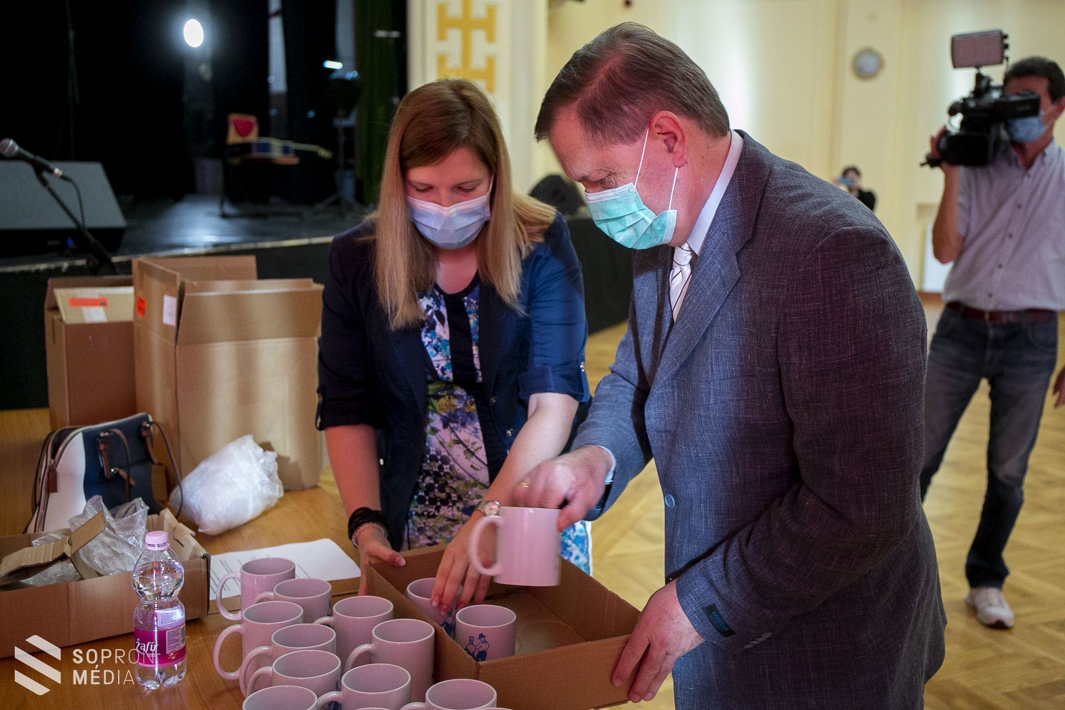 Hála Gála – az idősek önzetlen segítőit köszöntötték Sopronban
