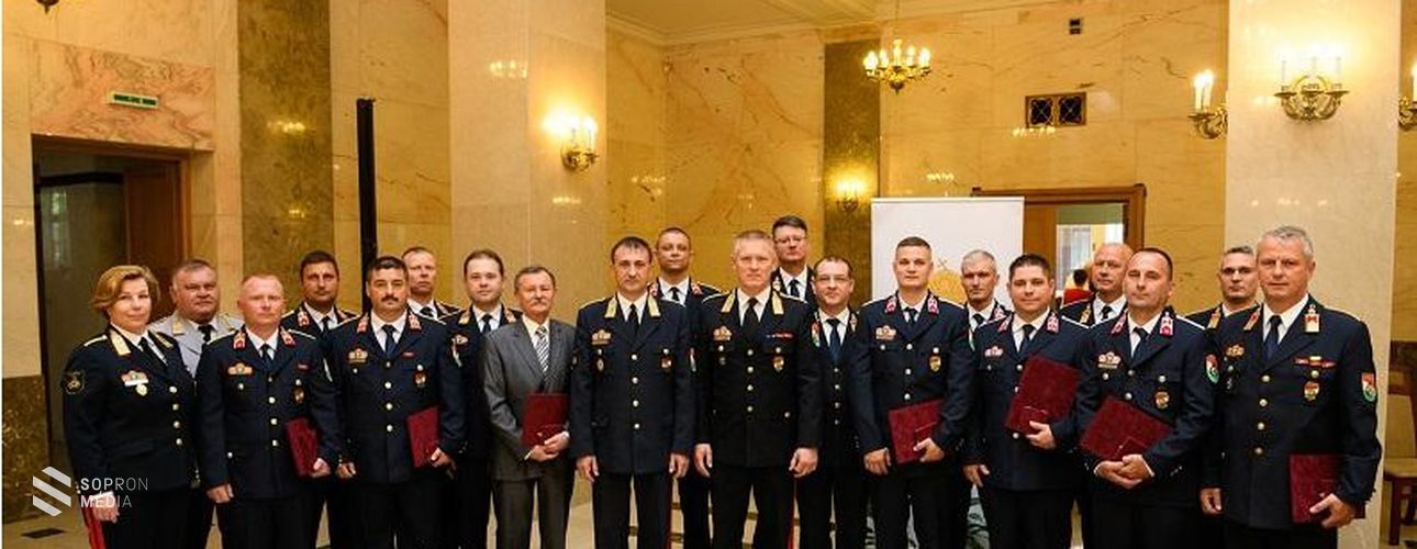 Belügyminiszteri elismerést kapott a csornai tűzoltó