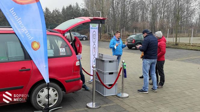 Rajtcsomagok kiosztása Sopronban