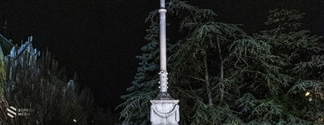 Trianon 100 - helyezzük el az emlékezés virágait és gyújtsunk mécsest a Hűség zászlónál!