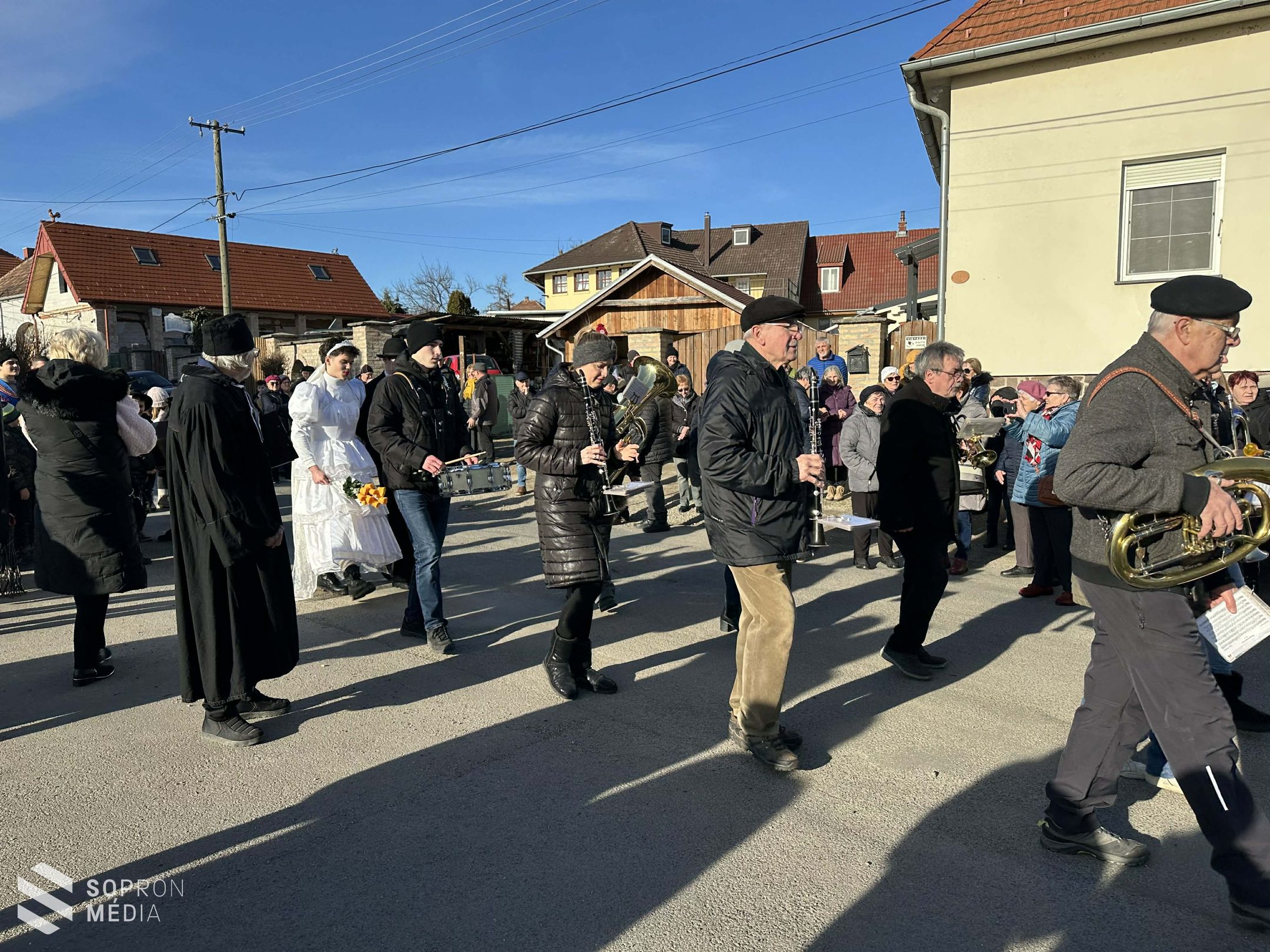 Lakodalmas mulatsággal űzték el a telet Ágfalván