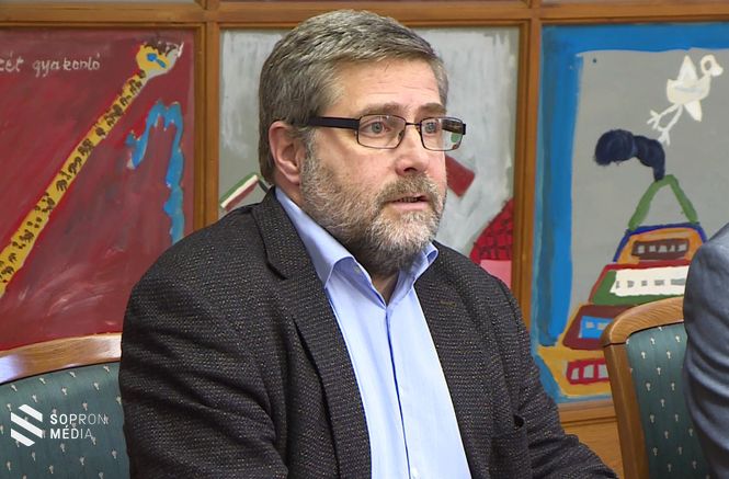 Dr. Katona György, a Soproni Egyetem oktatási rektorhelyettese