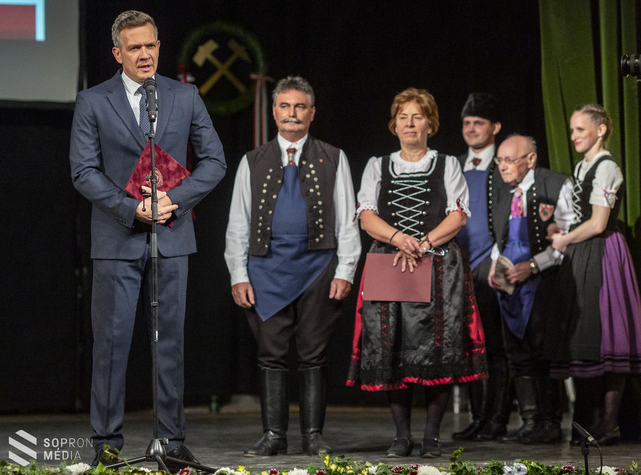 Mesterségünk címere – jubileumi gálaműsort rendezett a Testvériség Táncegyüttes