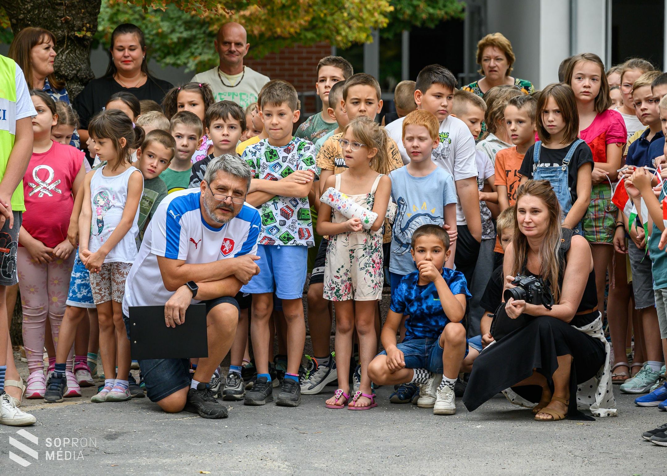 Új sportpályával gazdagodott a Deák Téri Általános Iskola