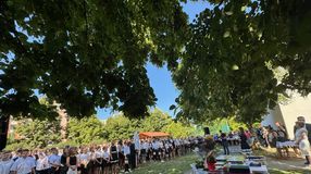 Megható búcsú a Lackner Kristóf Általános Iskolában - elköszönt Forrás Béla igazgató