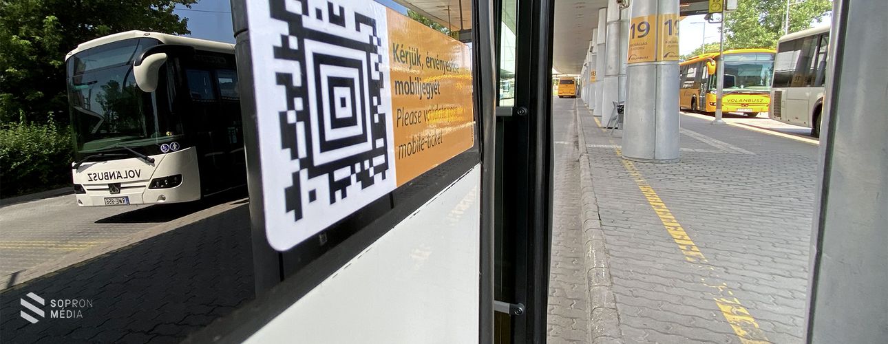 A buszpályaudvaron csak elővételben lehet jegyet venni a pénztár nyitvatartási idejében