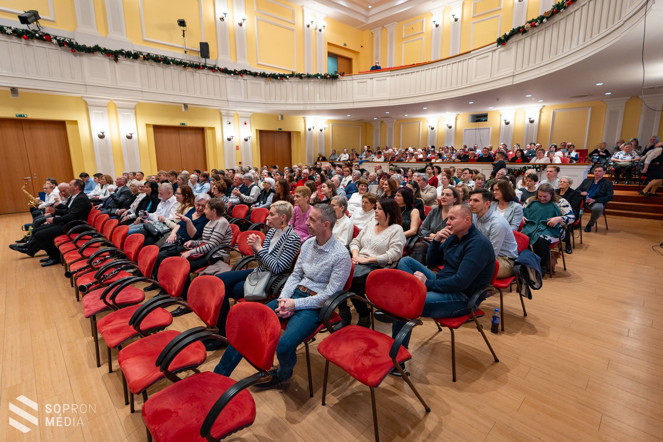 Szólistaparádéval készült adventi koncertjére a Juventus Fúvószenekar