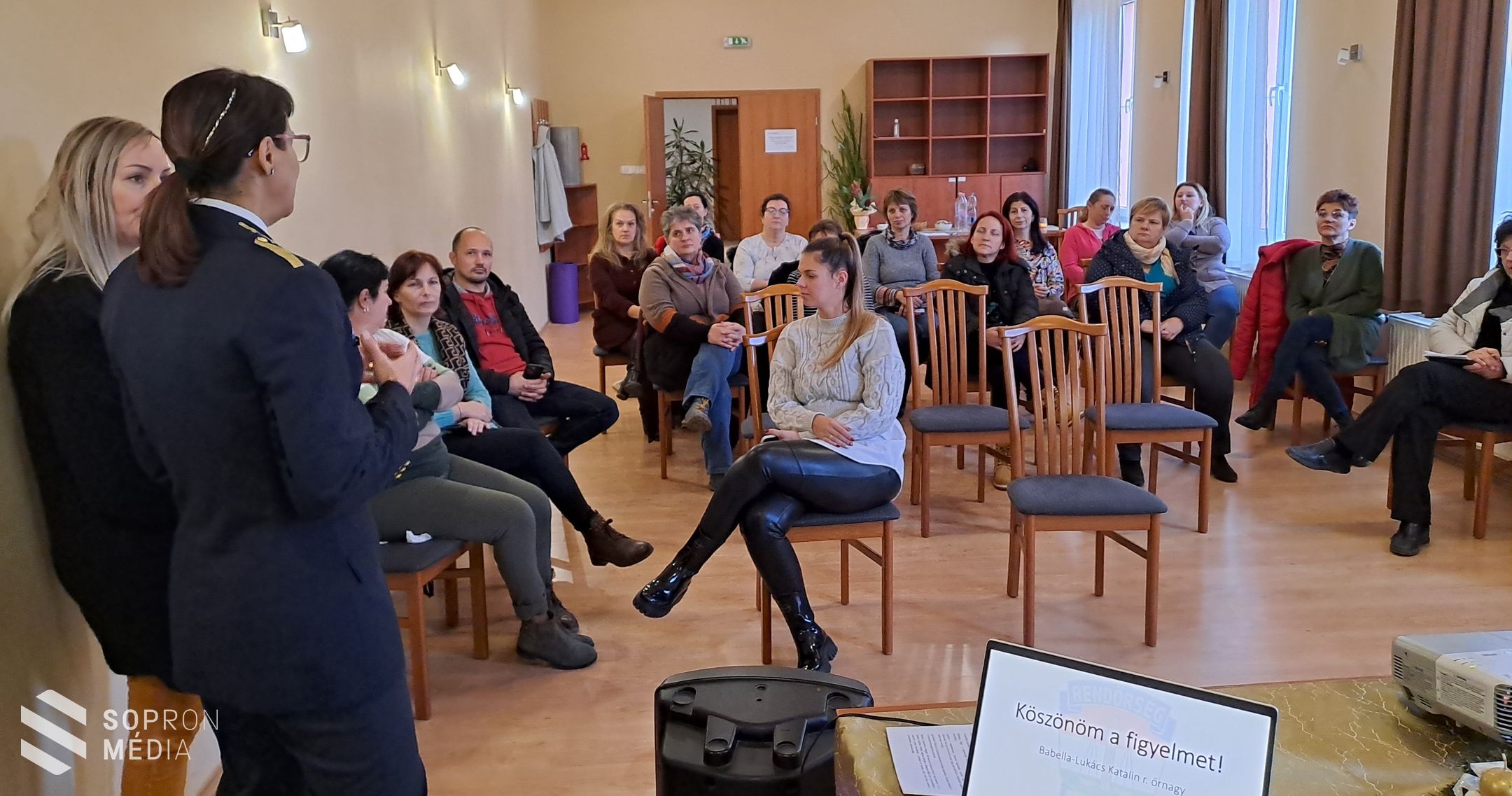 Az emberkereskedelem áldozatira hívták fel a figyelmet a rendőrség munkatársai