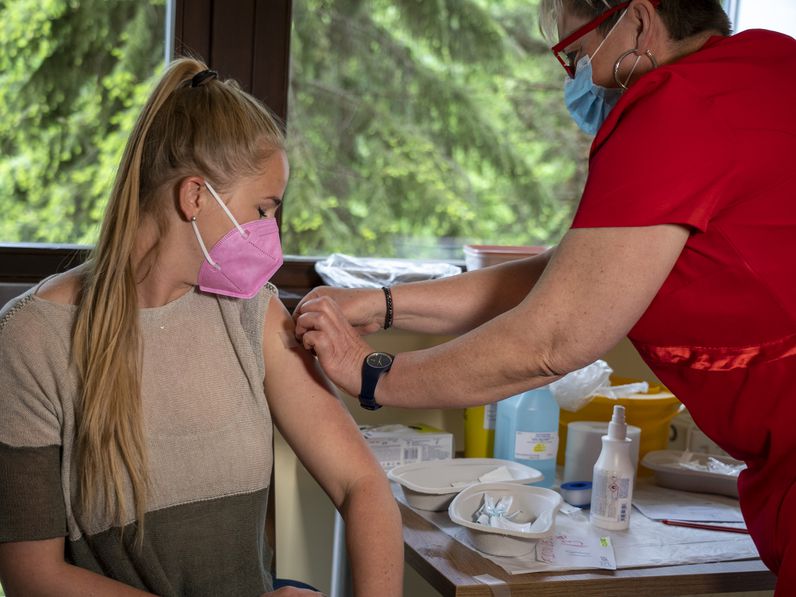 Továbbra is rendezetten halad a védőoltások felvétele a soproni oltóponton