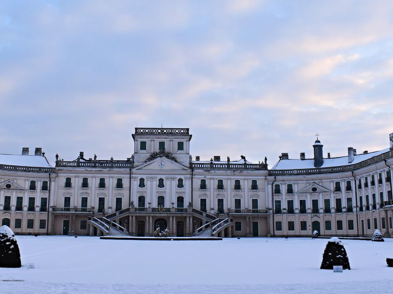 A fertődi Esterházy-kastély videója a hófödte Eszterházáról

