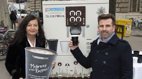 Bécs harcot indít az eldobható kávés poharak ellen!