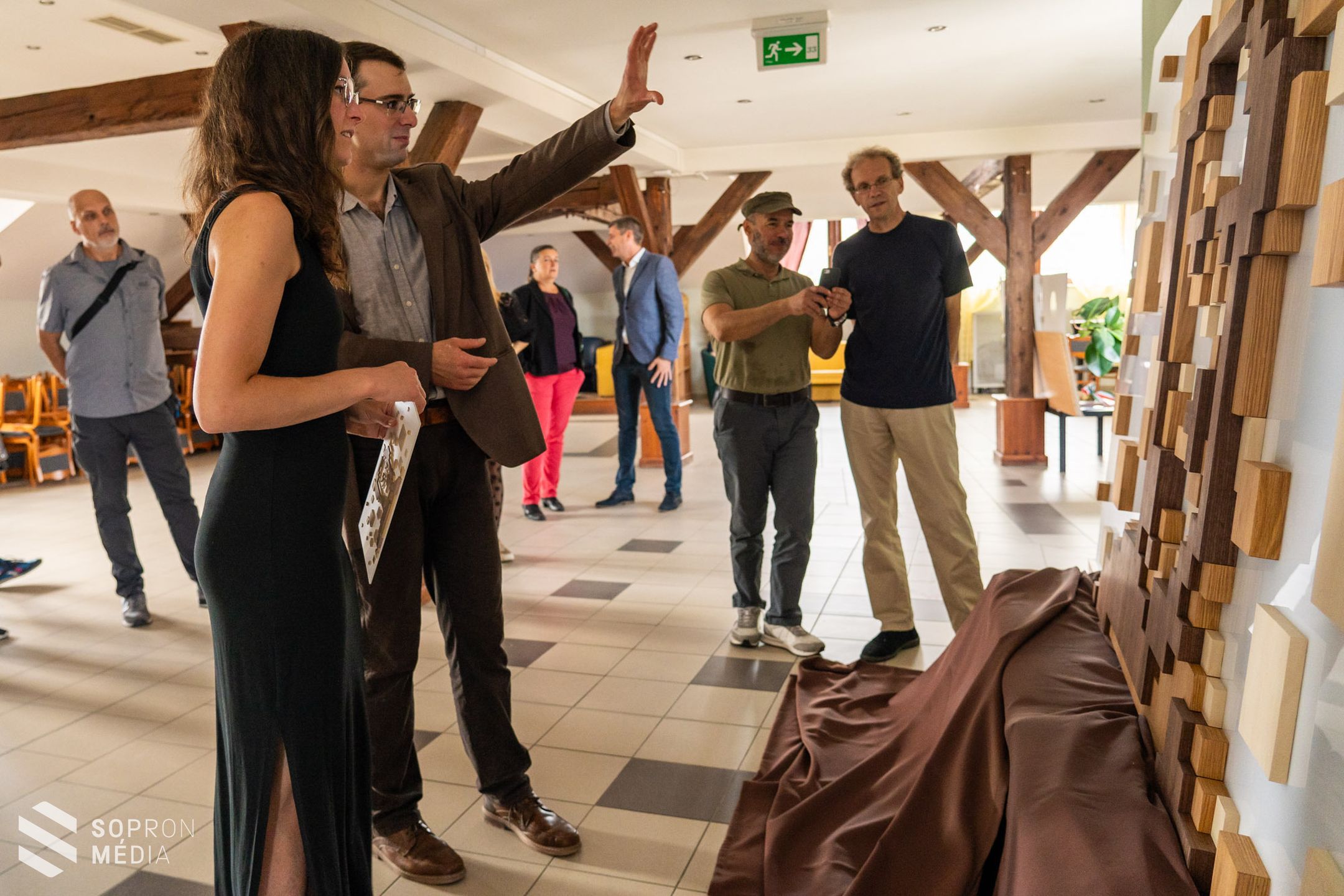 Domborművet avattak Széchenyi emlékére