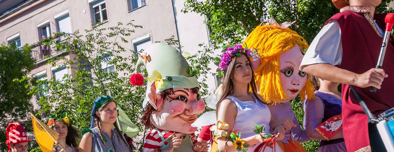 Tündérek és manók százai vonultak Sopronban