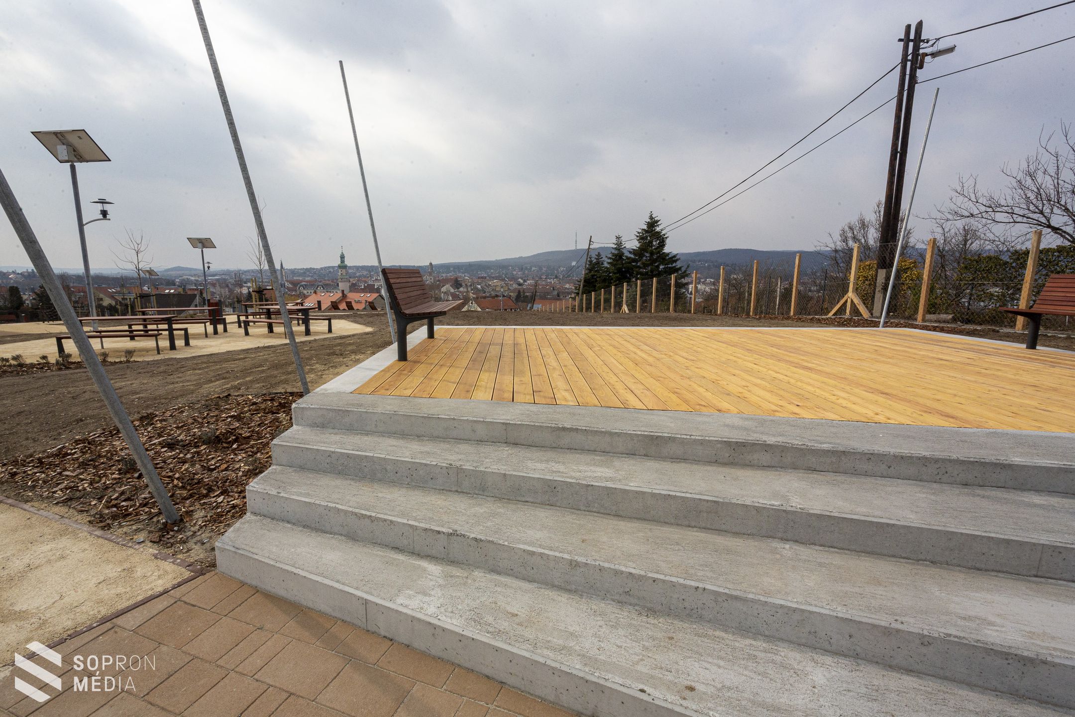 Új park a Koronázódombon