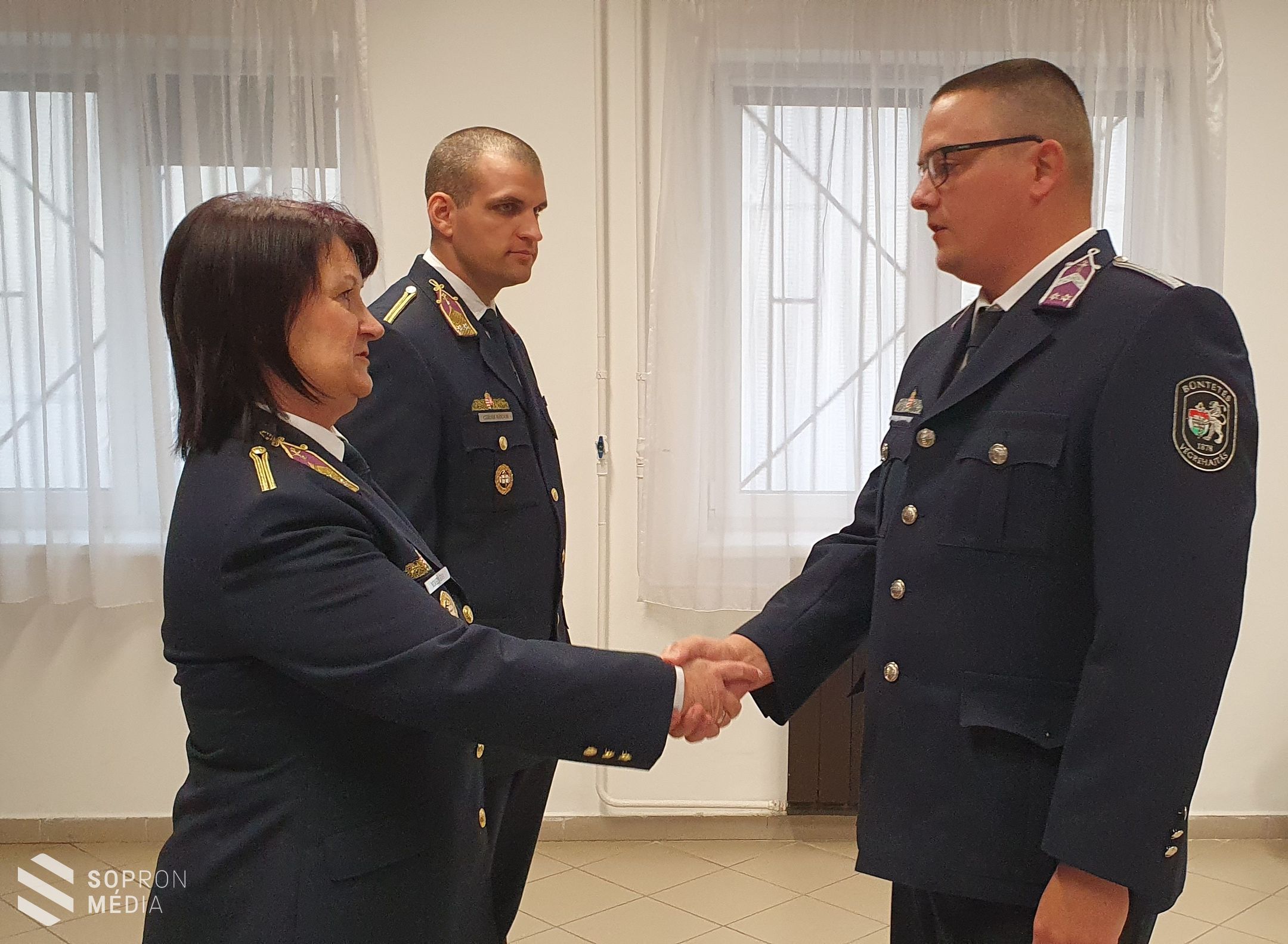 Az intézetparancsnok és az ügyvezető is elismerte az állomány munkáját Sopronkőhidán