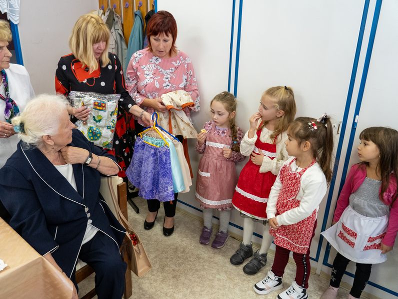 Jereváni Ciklámen Nyugdíjas Egyesület - Közös öröm napja kicsiknek és nagyoknak