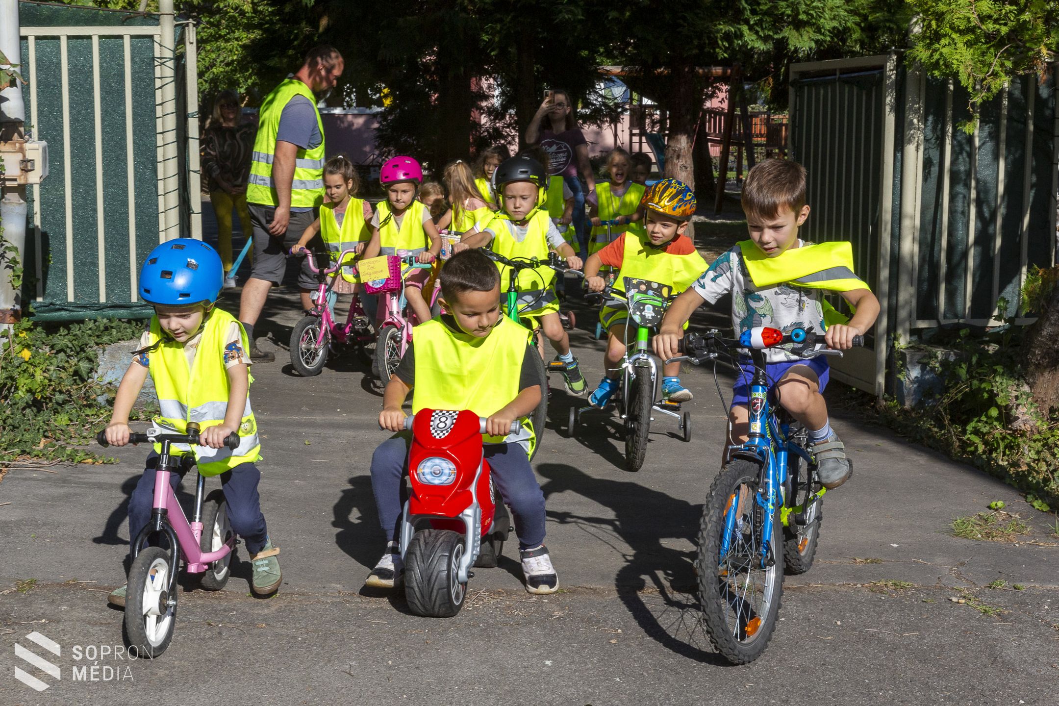 Kerékpárral az oviban az autómentes napon