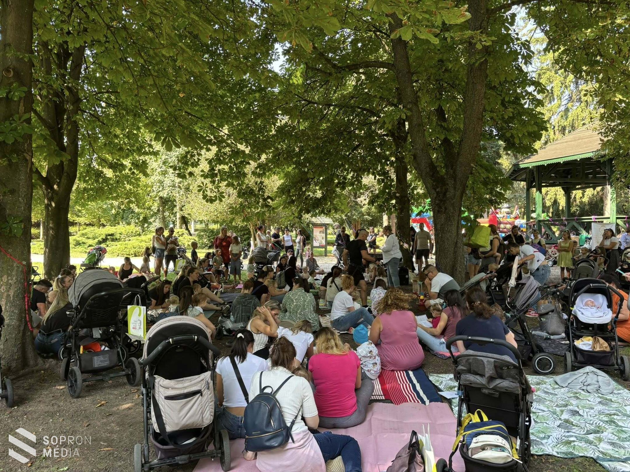 Anyatej világnapja - Közös ünnep az Erzsébet-kertben