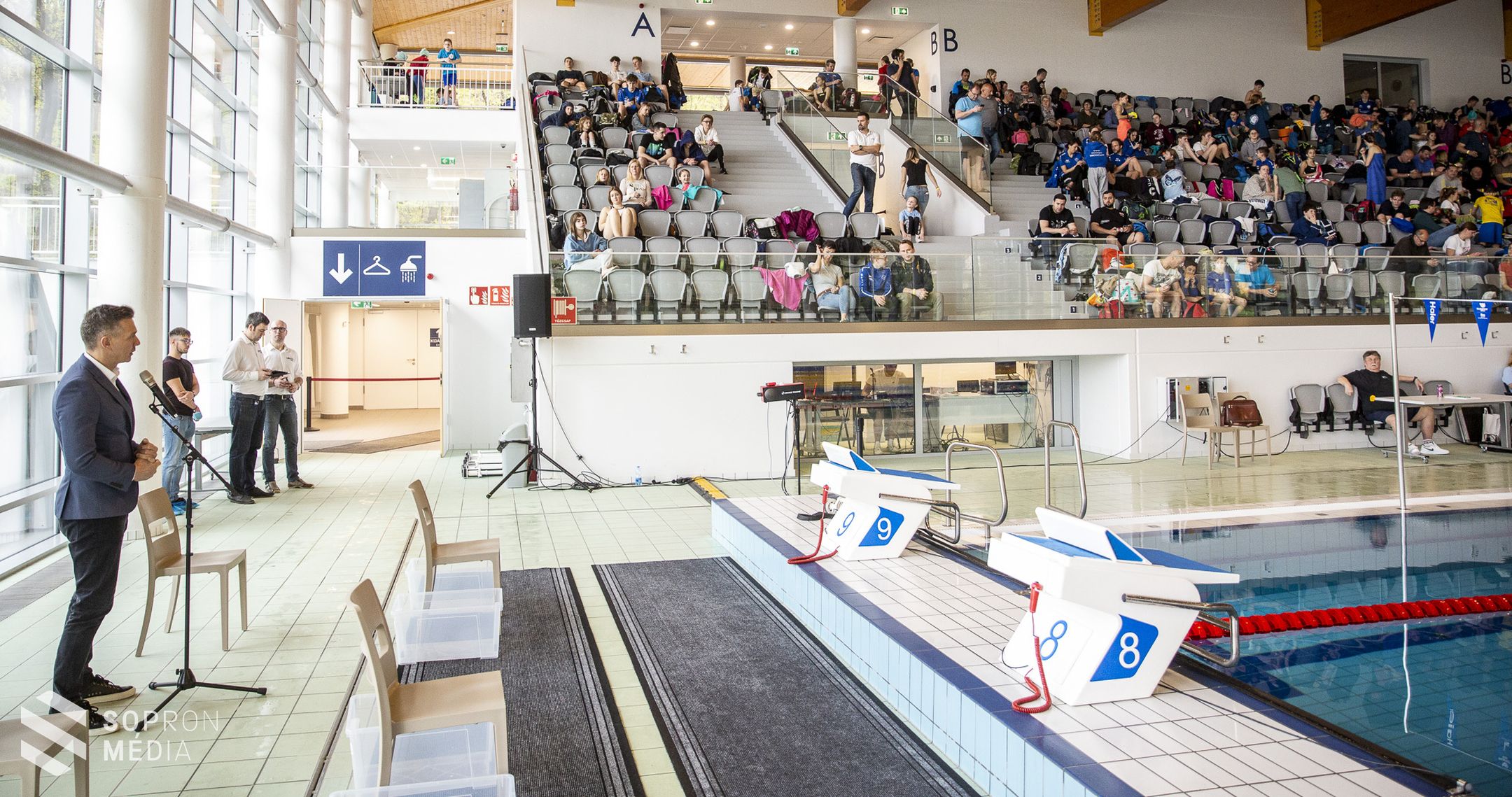 Közel ötszáz úszóversenyző állt fel a rajtkőre a III. Lővér Kupán