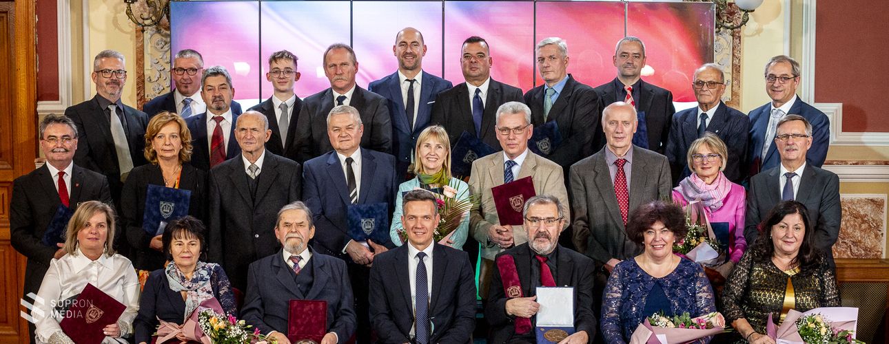 Átadták a városi kitüntetéseket