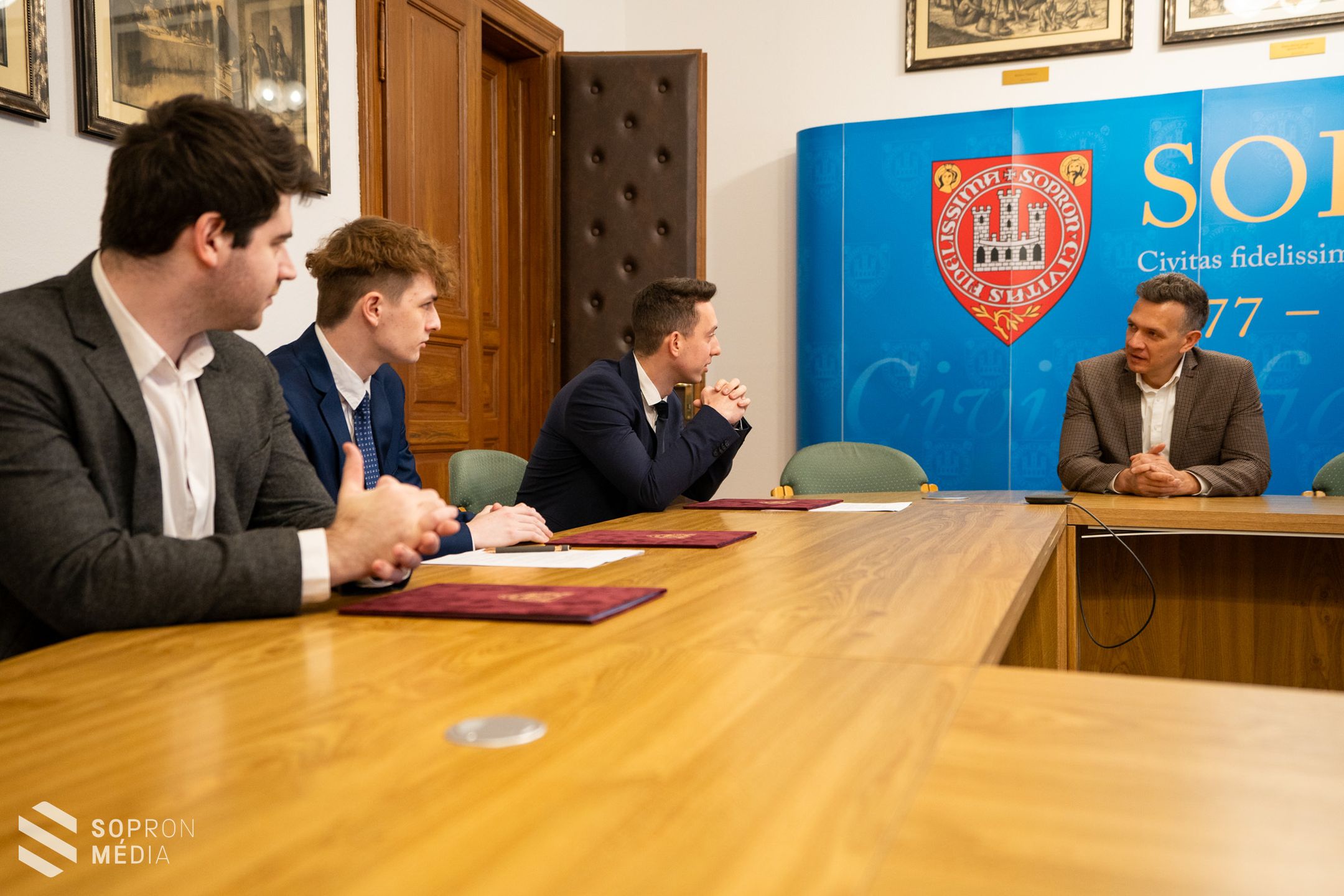 Öten részesültek Széchenyi István Tanulmányi  Ösztöndíjban