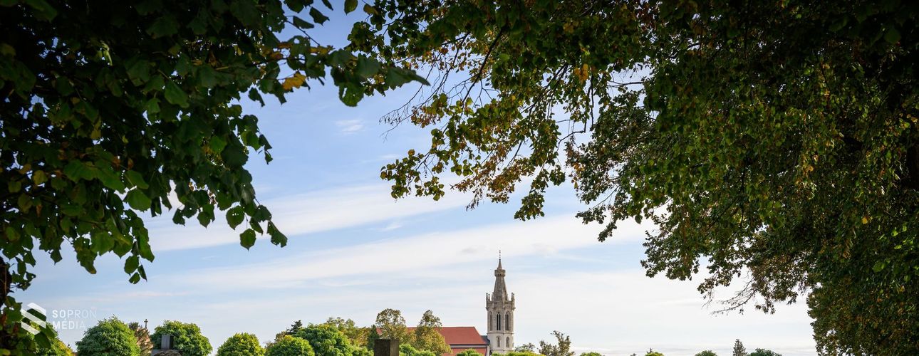 Ünnepi nyitvatartás a soproni temetőkben!
