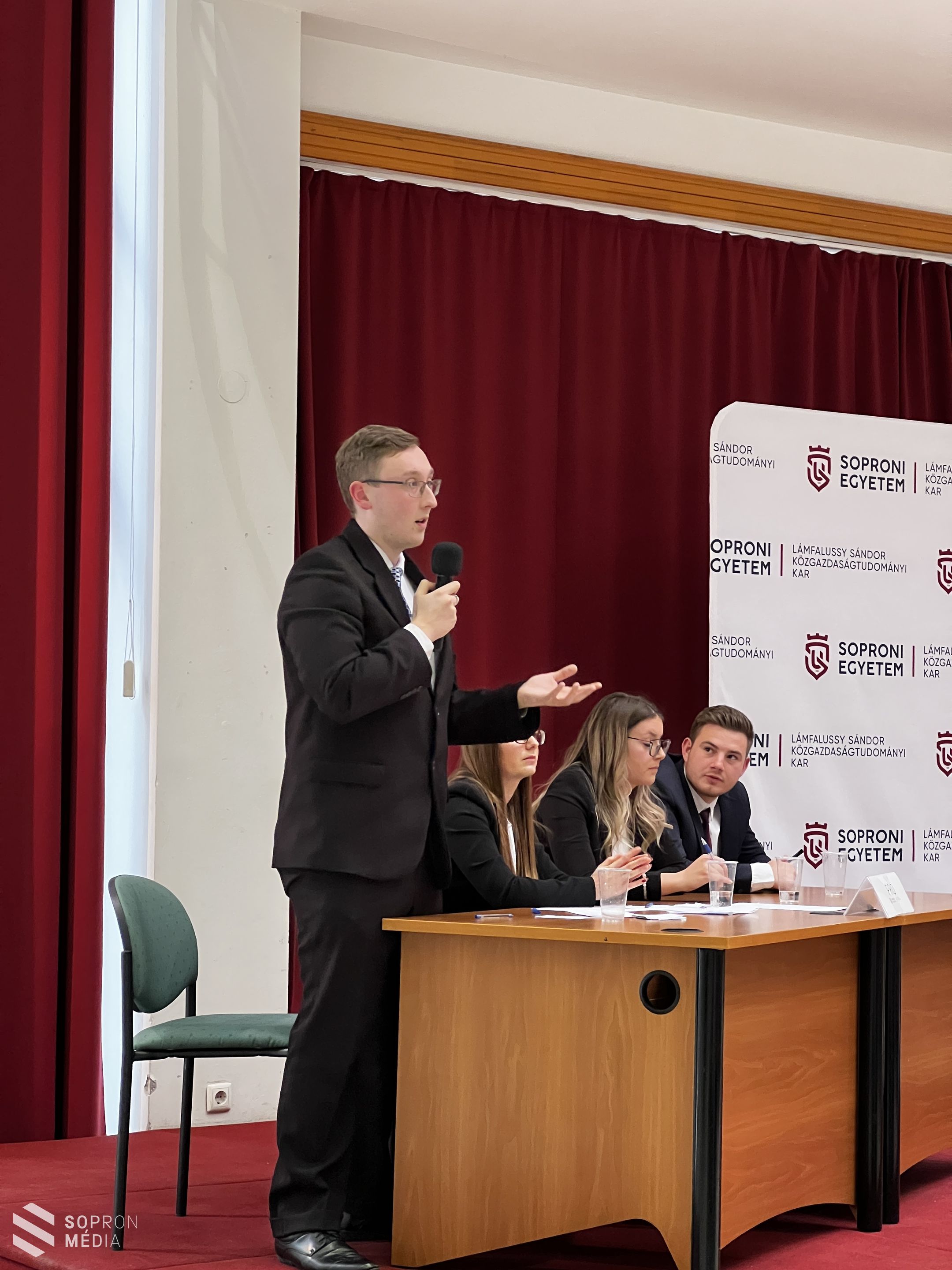 Érvek és cáfolatok - szakmai vitaversenyt tartottak a Soproni Egyetemen